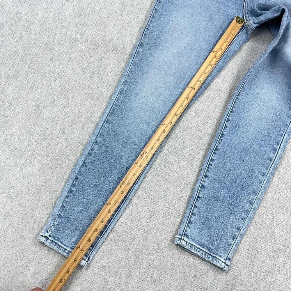 Judy Blue includes item